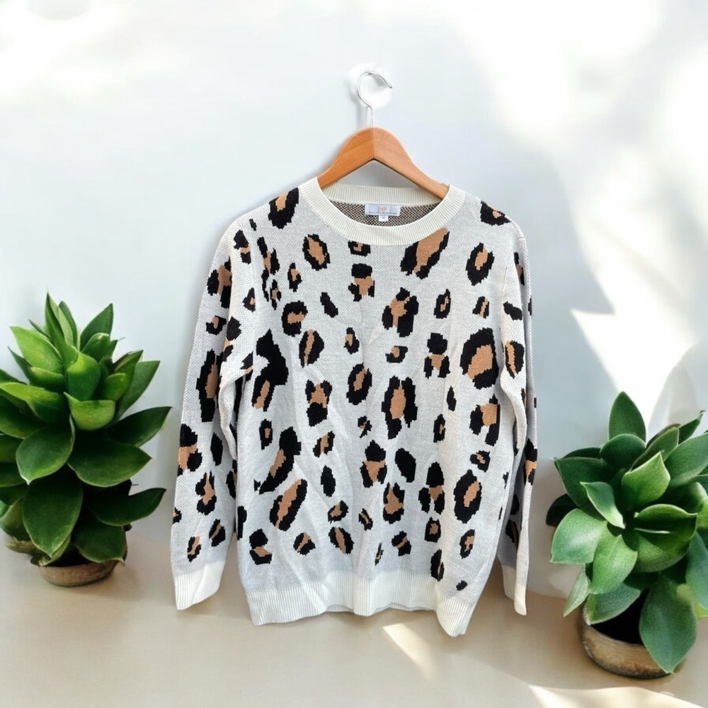Bailey’s Blossoms Leopard Cheetah Print Sweater Size Medium